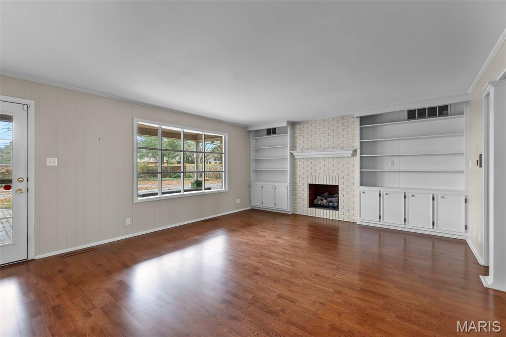 WHITE OAKS - Residential