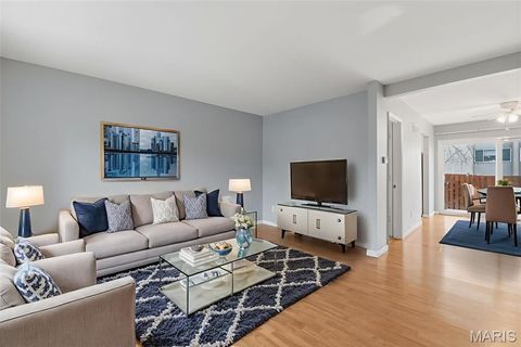 Photo of 832 Wendevy Court, Ballwin, MO 63011 (MLS # 25081094)