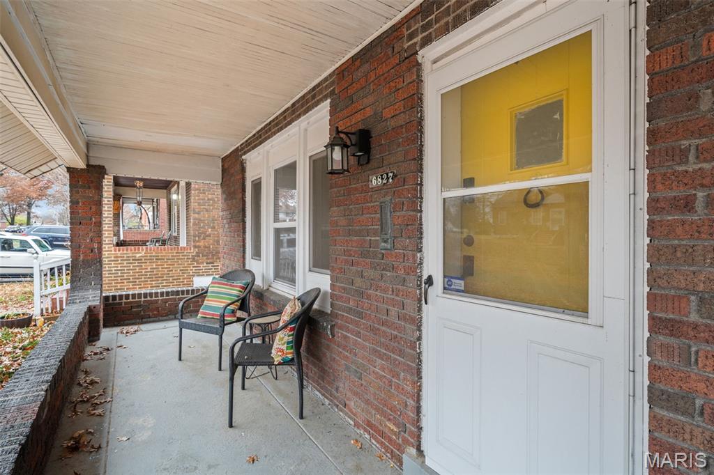 6827 Plymouth Avenue