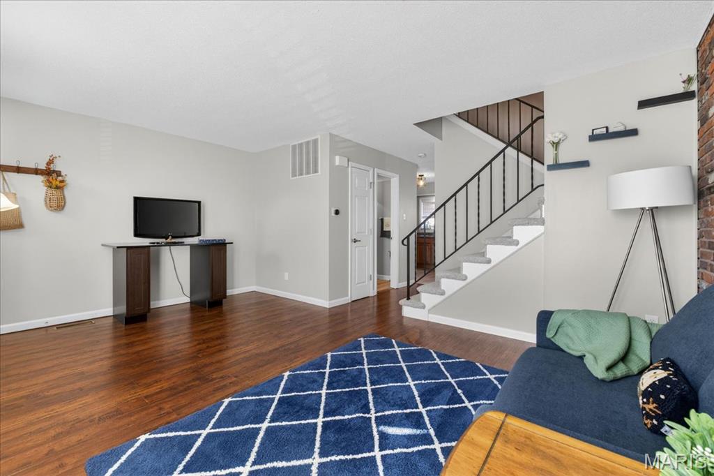 1105 Rue La Ville Walk 1105