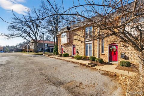 Tiny photo for 1105 Rue La Ville Walk #1105, Creve Coeur, MO 63141 (MLS # 26000403)