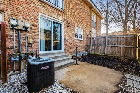 Tiny photo for 1105 Rue La Ville Walk #1105, Creve Coeur, MO 63141 (MLS # 26000403)