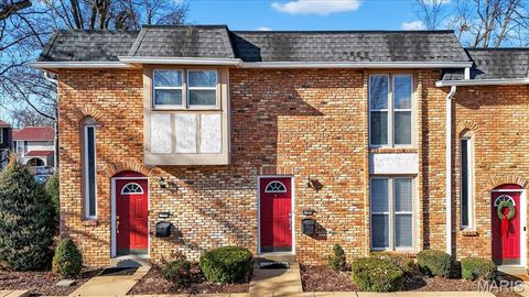 Photo of 1105 Rue La Ville Walk #1105, Creve Coeur, MO 63141 (MLS # 26000403)