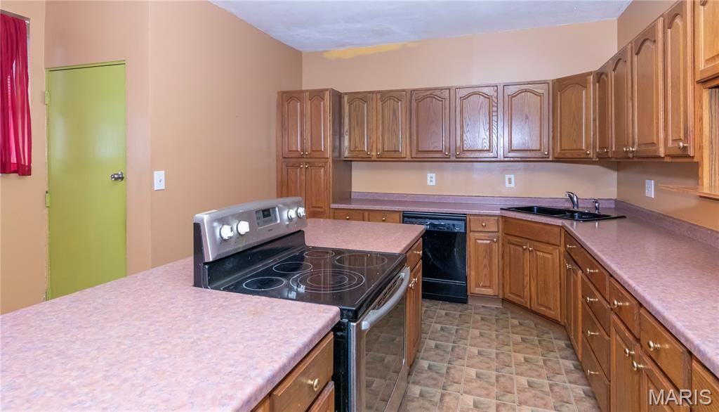 Photo of 3211 Ohio Avenue, St Louis, MO 63118 (MLS # 25079210)