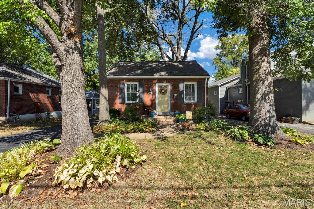 St Louis, Missouri 63119, United States, 2 Bedrooms Bedrooms, ,1 BathroomBathrooms,Residential,Active,211812