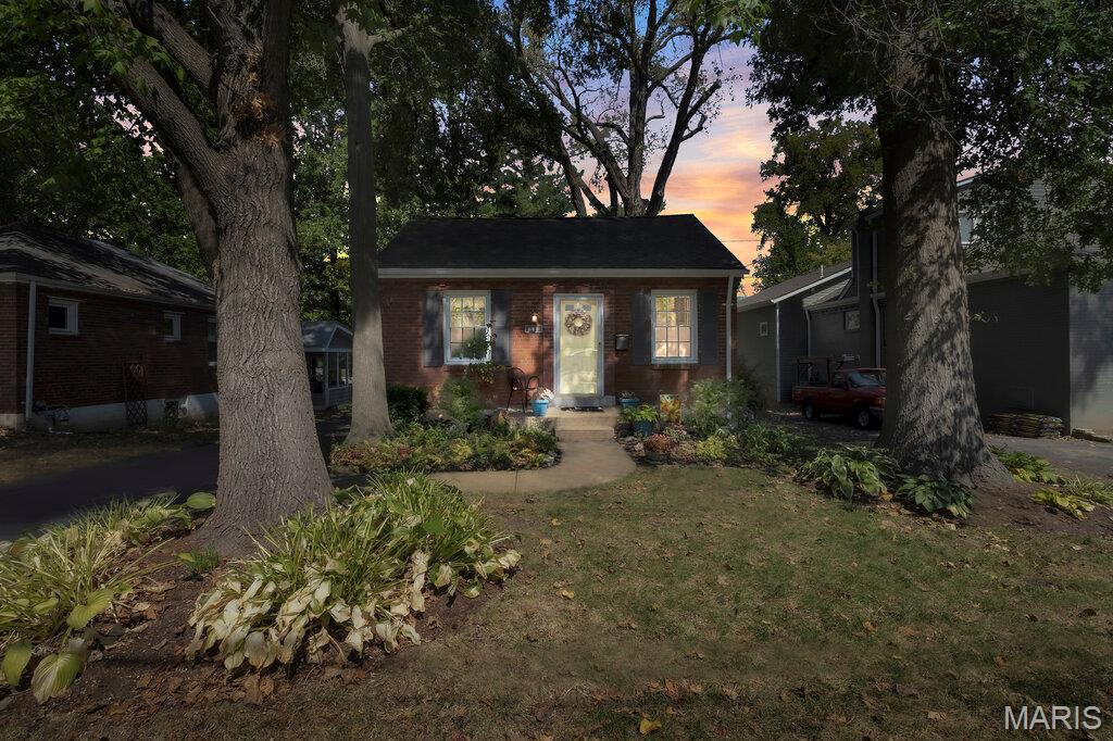 St Louis, Missouri 63119, United States, 2 Bedrooms Bedrooms, ,1 BathroomBathrooms,Residential,Active,211812