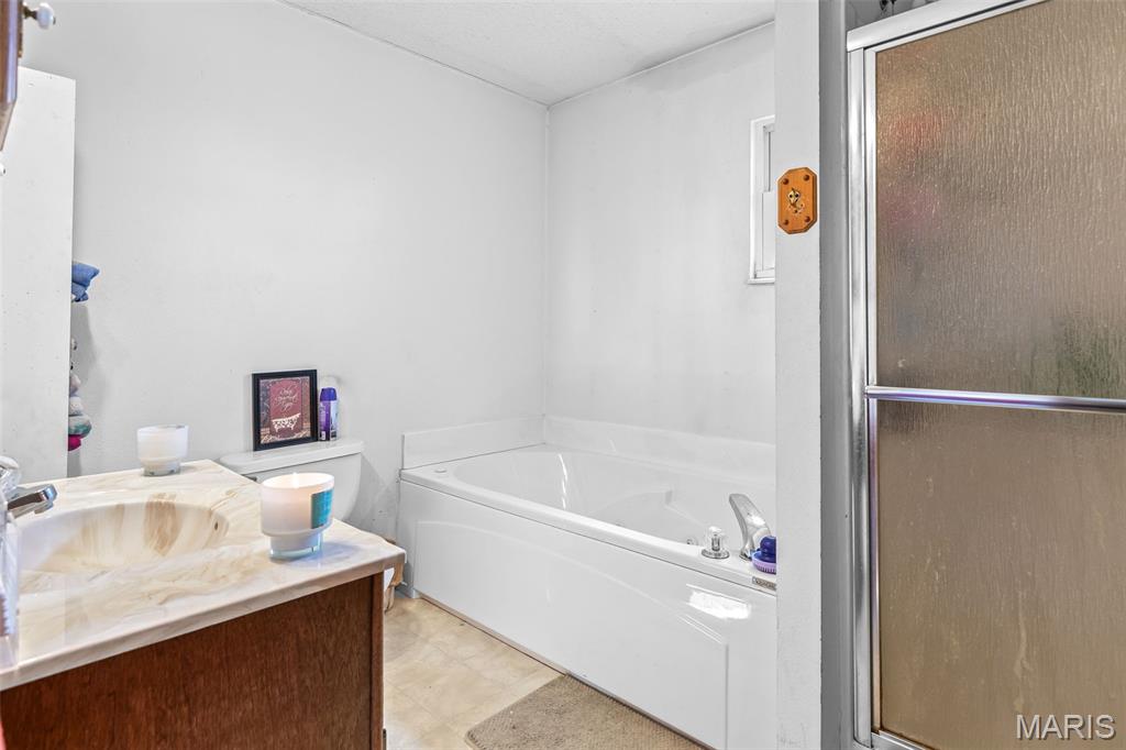 Warnes M W - Residential