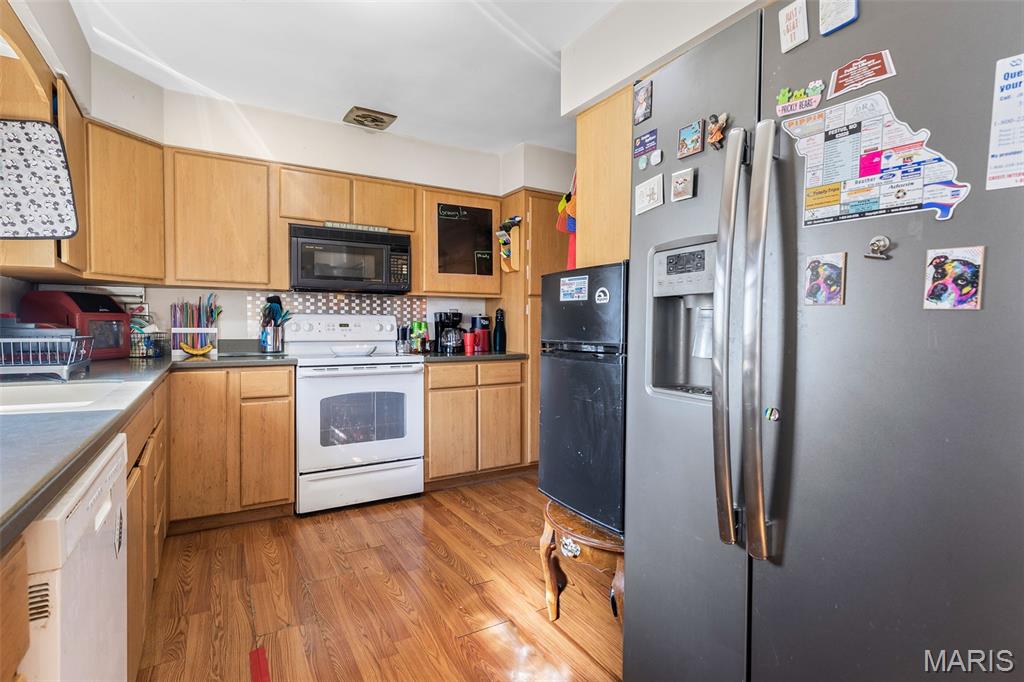 Warnes M W - Residential