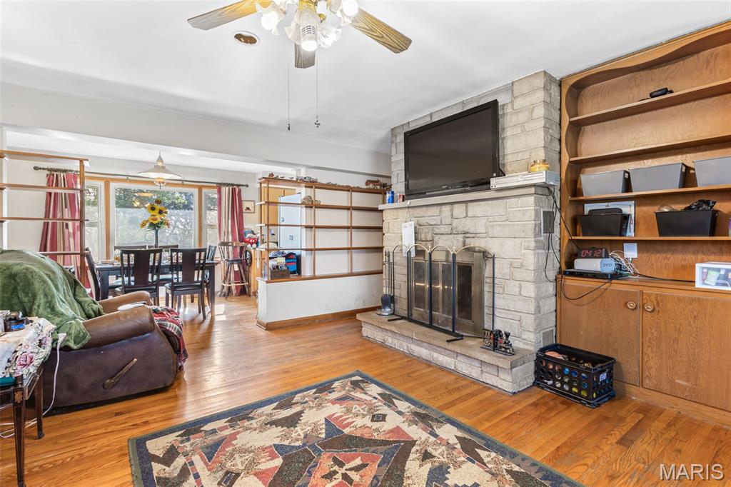 Warnes M W - Residential