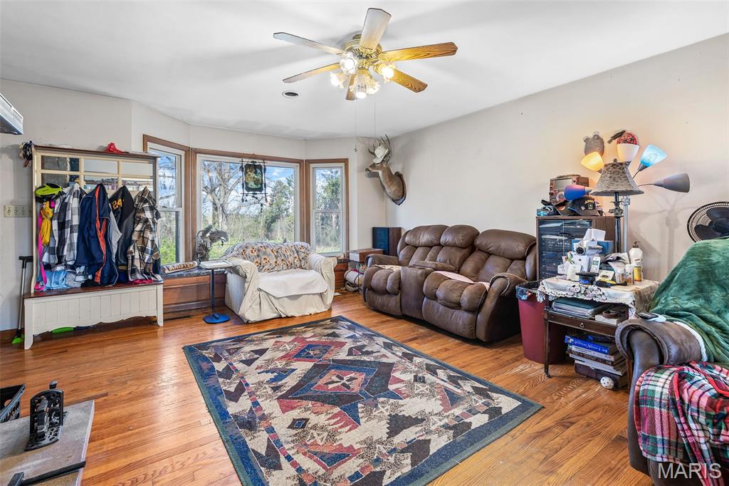 Warnes M W - Residential