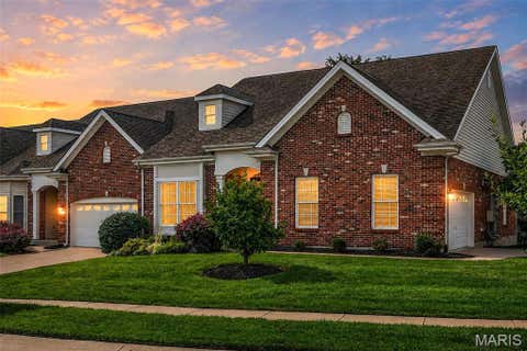 Photo of 2424 Clayton Pointe Court, Chesterfield, MO 63017 (MLS # 26050490)