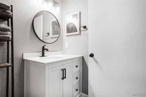 Tiny photo for 200 S Kirkwood Road #317, Kirkwood, MO 63122 (MLS # 25067601)