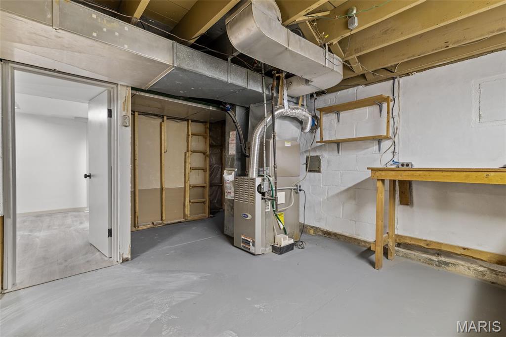 Laughlins Add To Sycamore Hills Re - Residential