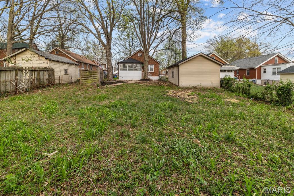 Laughlins Add To Sycamore Hills Re - Residential