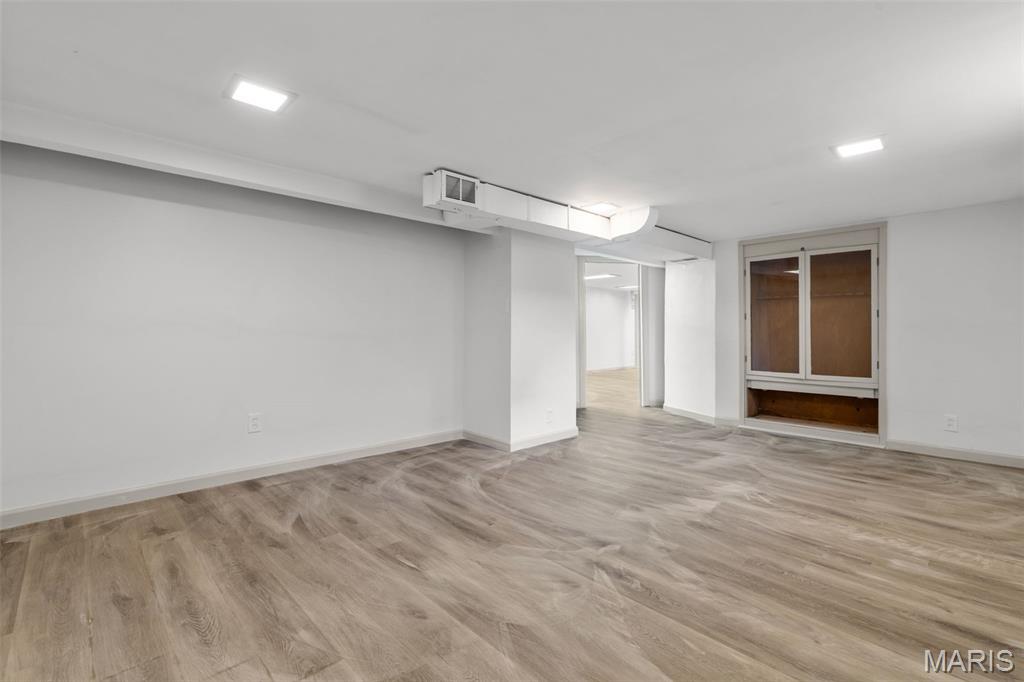 Laughlins Add To Sycamore Hills Re - Residential