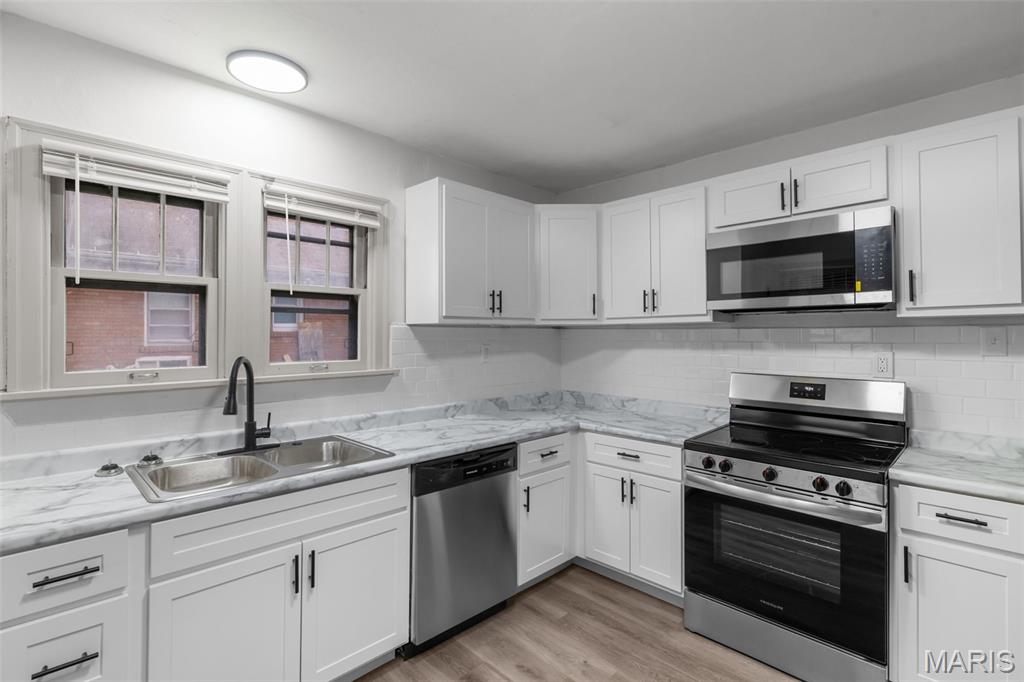 Laughlins Add To Sycamore Hills Re - Residential