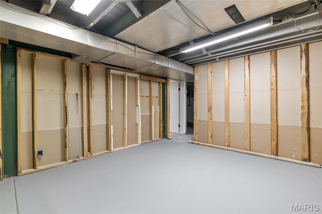 Laughlins Add To Sycamore Hills Re - Residential