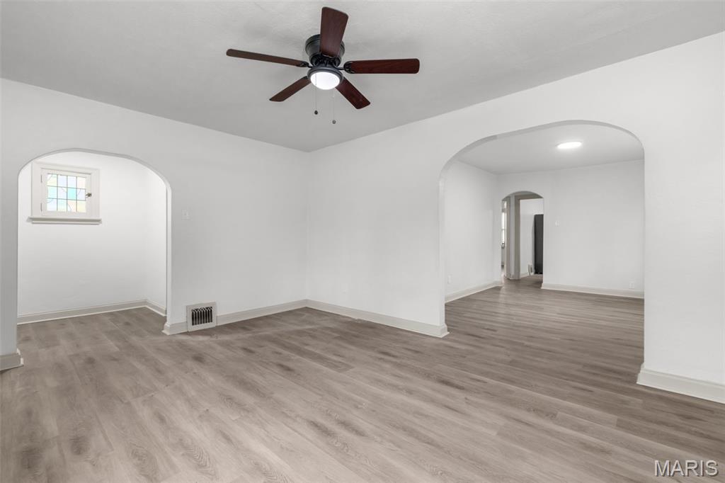 Laughlins Add To Sycamore Hills Re - Residential