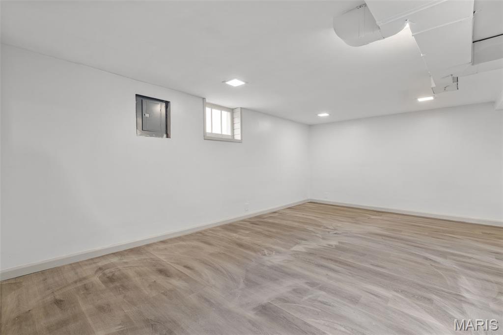 Laughlins Add To Sycamore Hills Re - Residential