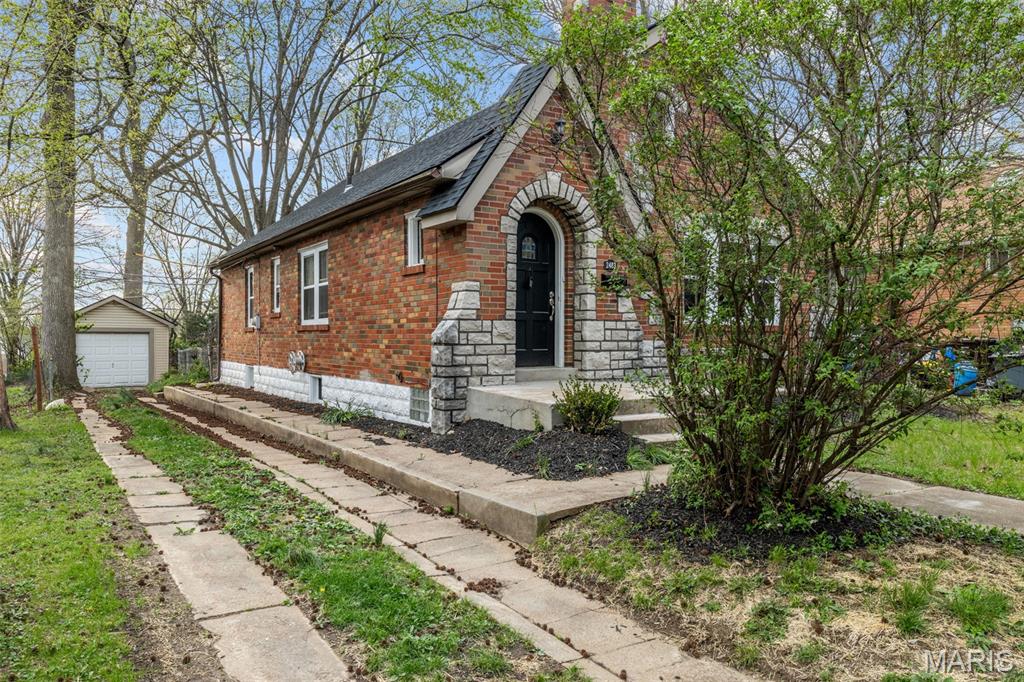 Laughlins Add To Sycamore Hills Re - Residential