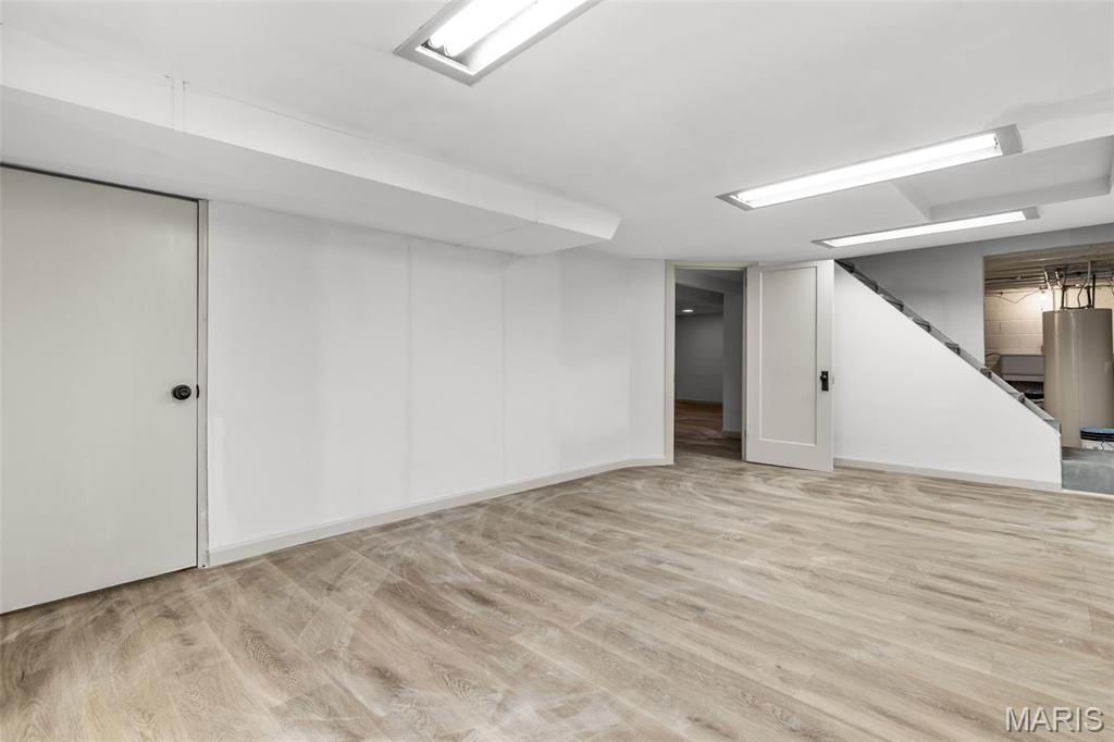 Laughlins Add To Sycamore Hills Re - Residential