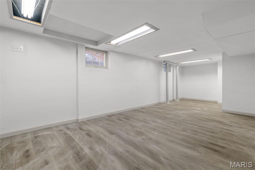 Laughlins Add To Sycamore Hills Re - Residential