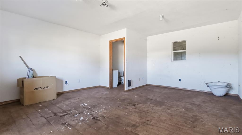 n/a - Commercial Sale