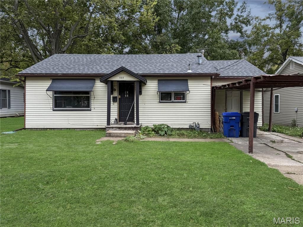Photo of 1703 S Warren Avenue, Sedalia, MO 65301 (MLS # 25072842)