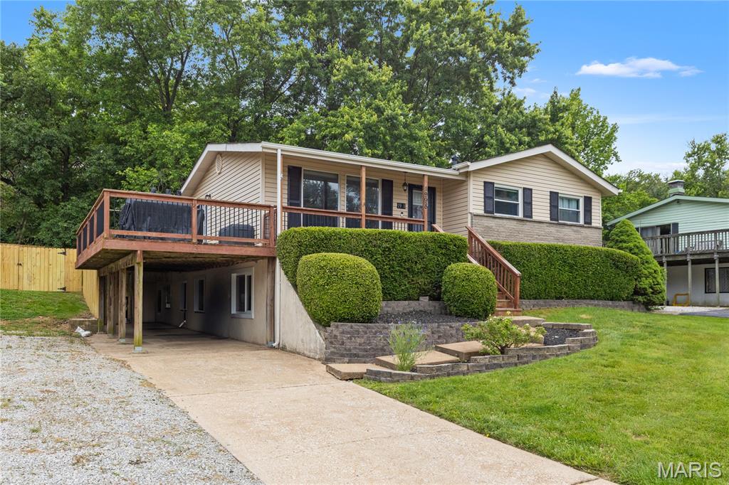 1998 Ridgeway Drive