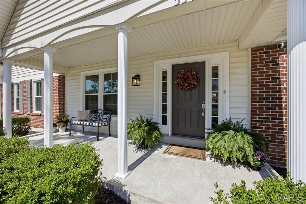 Photo of 391 S Greentrails Drive, Chesterfield, MO 63017 (MLS # 26054244)