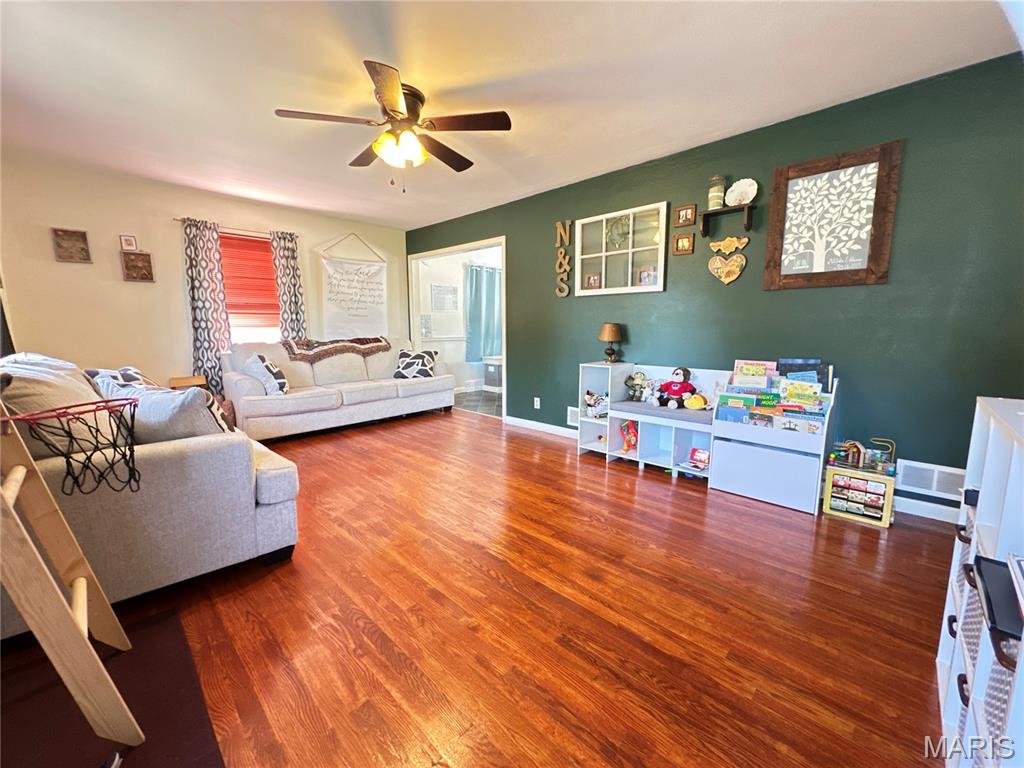 Photo of 2823 Pleasant Street, Hannibal, MO 63401 (MLS # 26056711)