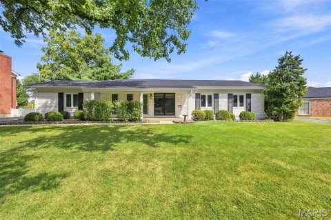 Photo of 165 Saddleford Drive, Chesterfield, MO 63017 (MLS # 26051546)