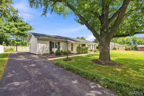 Tiny photo for 165 Saddleford Drive, Chesterfield, MO 63017 (MLS # 26051546)