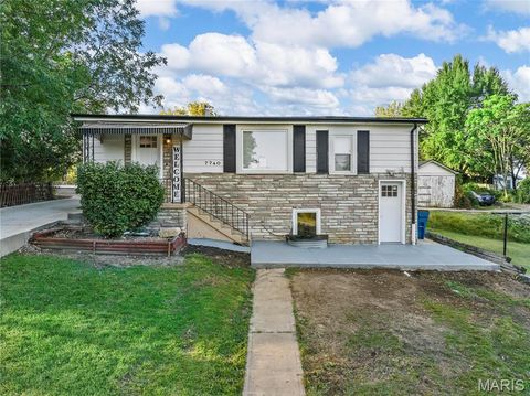 Photo of 7740 Jerome Avenue, Maplewood, MO 63143 (MLS # 26010539)