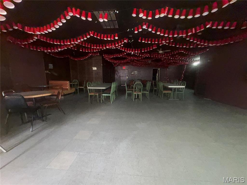 Hunters - Commercial Sale