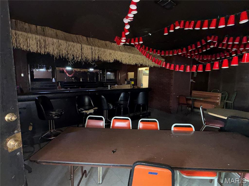 Hunters - Commercial Sale