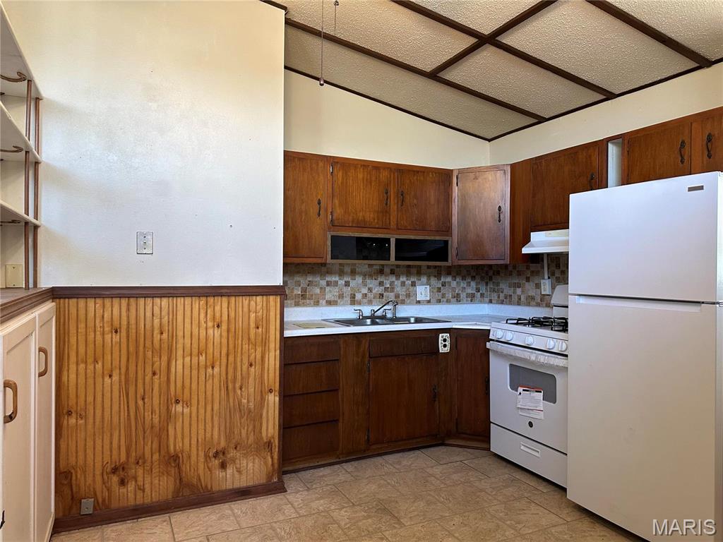 INDIAN HILLS - Residential