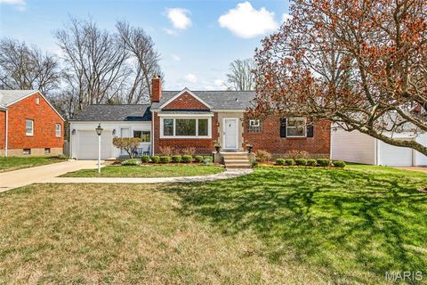 Photo of 1218 Culverhill Drive, Webster Groves, MO 63119 (MLS # 26018215)