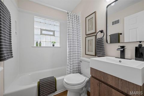 Tiny photo for 6870 Foxcroft Drive, St Louis, MO 63123 (MLS # 25069995)