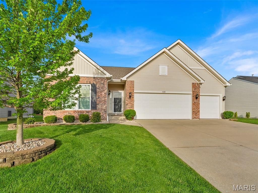 Photo of 539 Crystal Stream Drive, Wentzville, MO 63385 (MLS # 26023560)