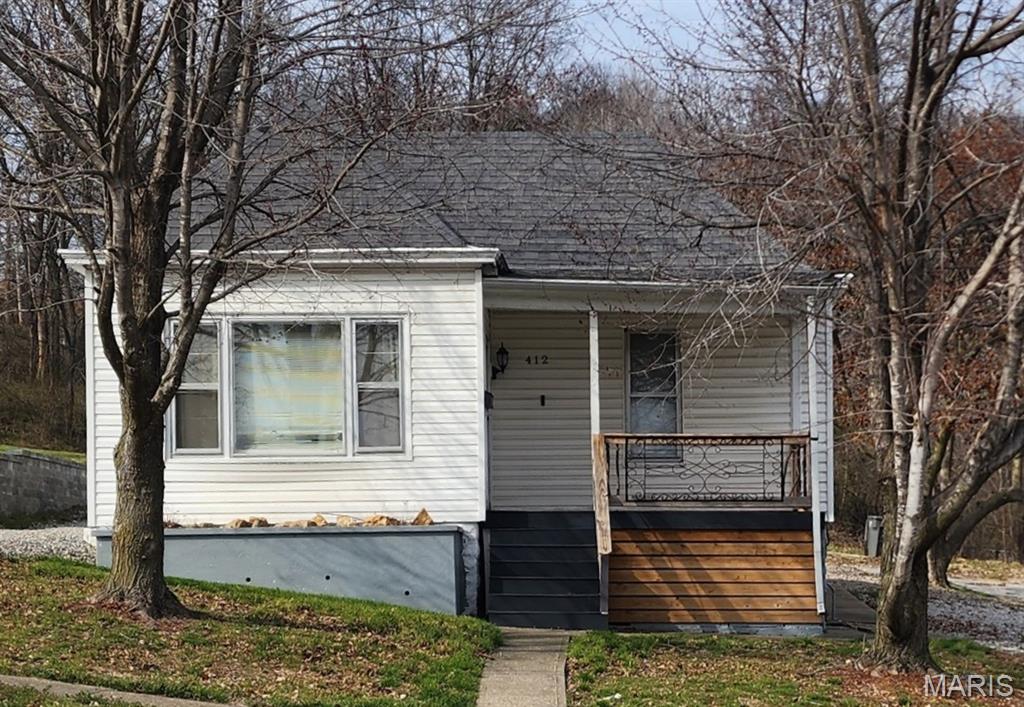 Photo of 412 W Terrace Avenue, Hannibal, MO 63401 (MLS # 26052469)