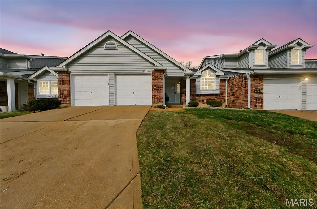 Photo of 13305 Woodlake Village Court, Chesterfield, MO 63141 (MLS # 26007536)