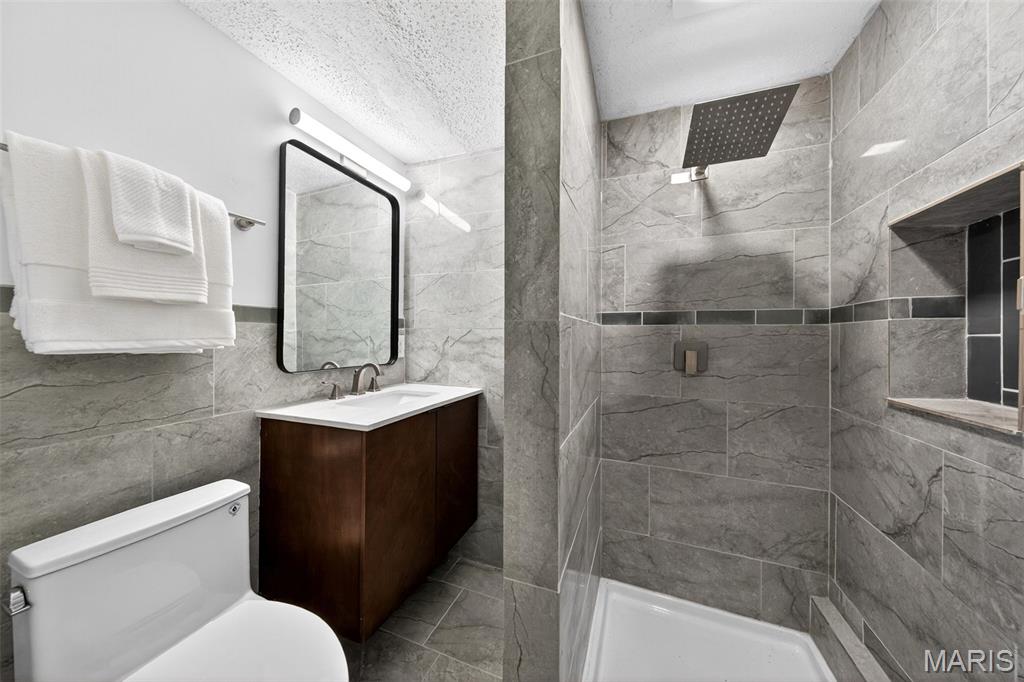 Woodlake Village Condo 8 - Residential