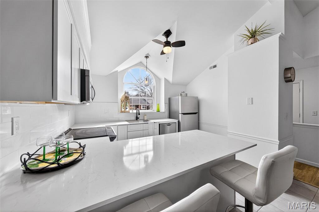 Woodlake Village Condo 8 - Residential