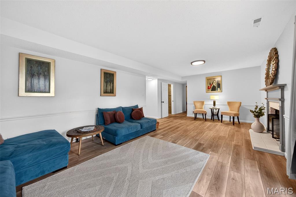 Woodlake Village Condo 8 - Residential