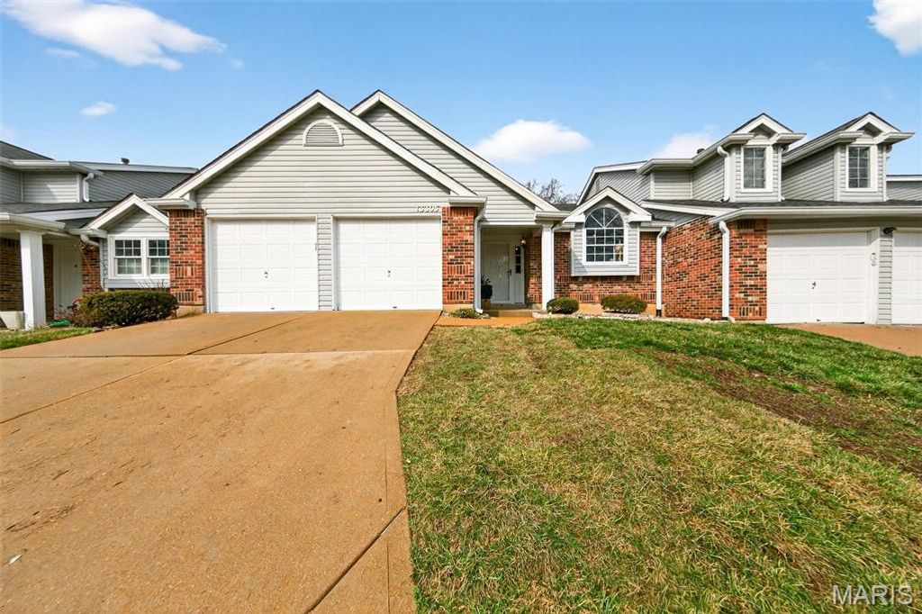Photo of 13305 Woodlake Village Court, Chesterfield, MO 63141 (MLS # 26007536)