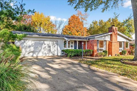 10429 Lylewood Drive Frontenac MO 63131