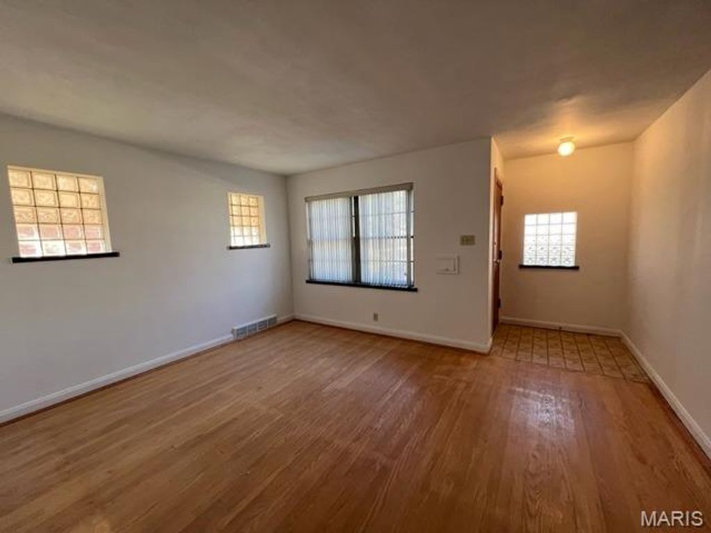 Photo of 6152 Victoria Avenue, St Louis, MO 63139 (MLS # 25071596)