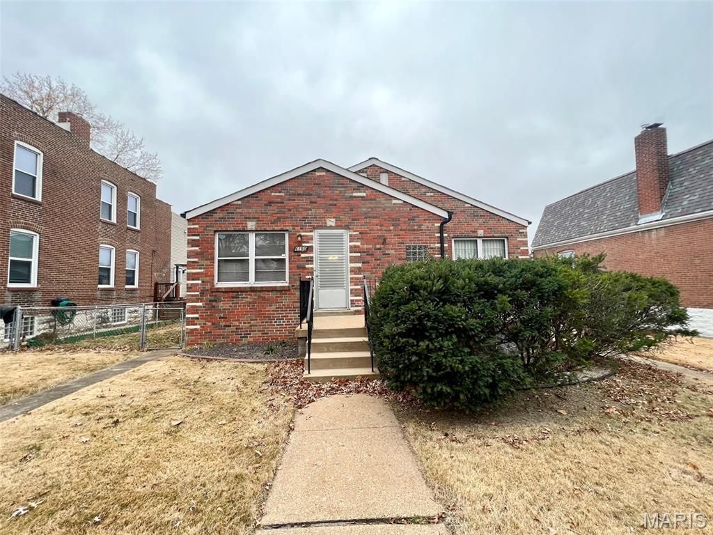 Photo of 6152 Victoria Avenue, St Louis, MO 63139 (MLS # 25071596)