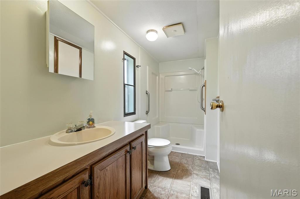 Robertsville, Missouri 63072, United States, 3 Bedrooms Bedrooms, ,2 BathroomsBathrooms,Residential,Active,167450